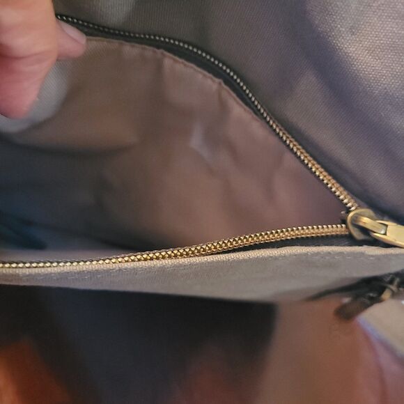 Magellan's Canvas Crossbody Ttavel Messenger Bag Gray Bottle Holder - Picture 7 of 16